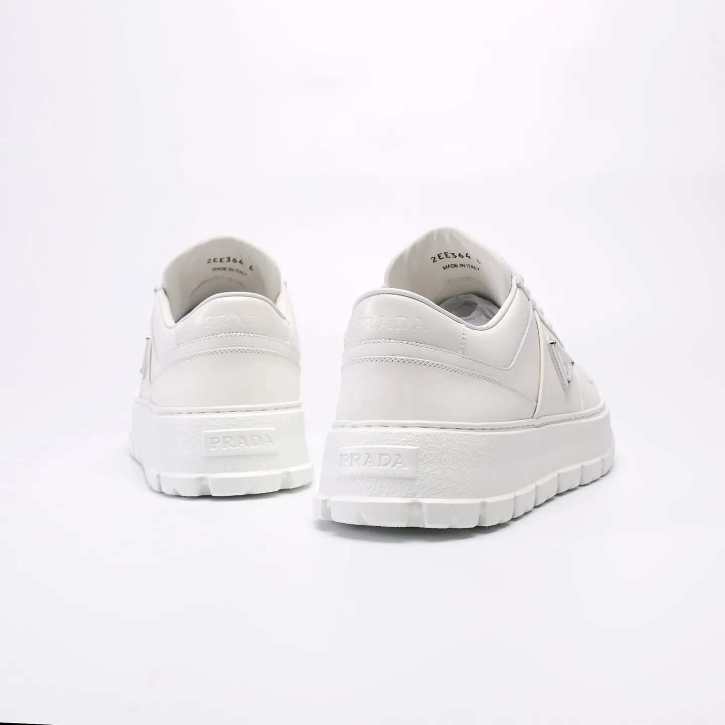 Batch 580 [PRADA] Men's shoes are popular in the counter, official website is synchronized, high-quality shipments. Fabric: original cowhide with snakeskin. Lining: cowhide foot pads + cowhide lining. Outsole: original foam sole. Size: 38-46